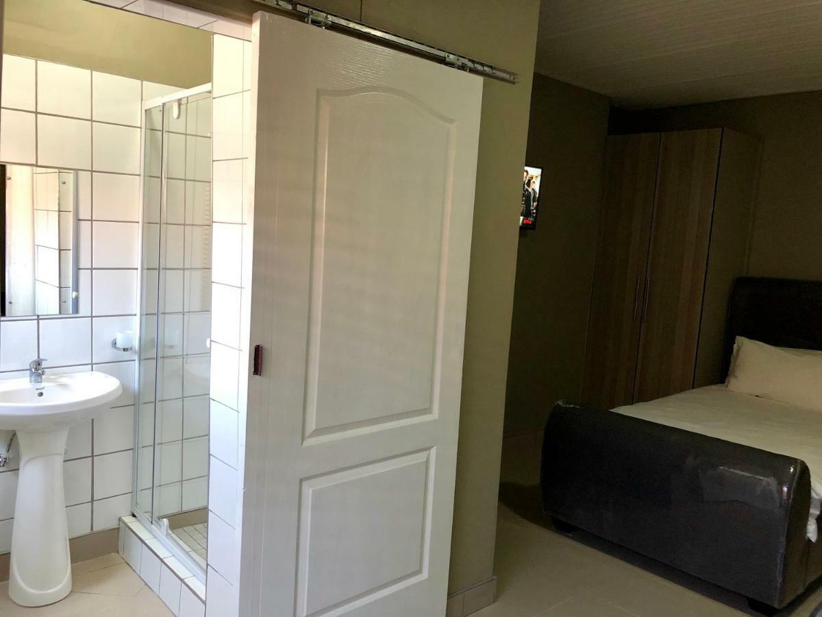 City Lodge Etosha Omuthiya ภายนอก รูปภาพ